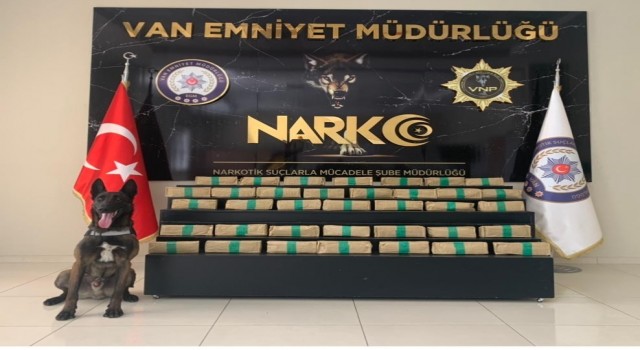Zeusun katıldığı operasyonda 20 kilo 500 gram metamfetamin ele geçirildi