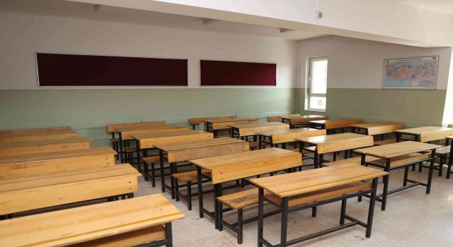 Zeytinburnunda 44 okula tadilat desteği