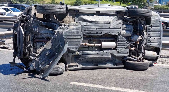 Zeytinburnunda cip takla attı: 4 kişi hafif yaralandı
