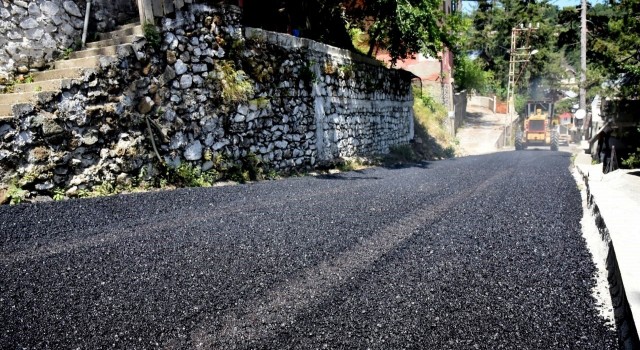 Zorkun Yaylasında yol bakım ve asfaltlama çalışmaları