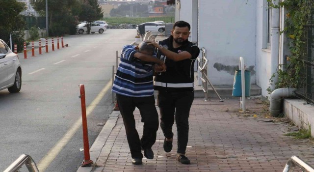 Adanada 28 milyon TL vurgun yapan tefeci şebekesine operasyon