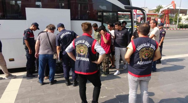 Adıyamanda 76 kaçak göçmen yakalandı