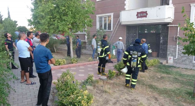 Adıyamanda bina yangınında 3 kişi dumandan zehirlendi
