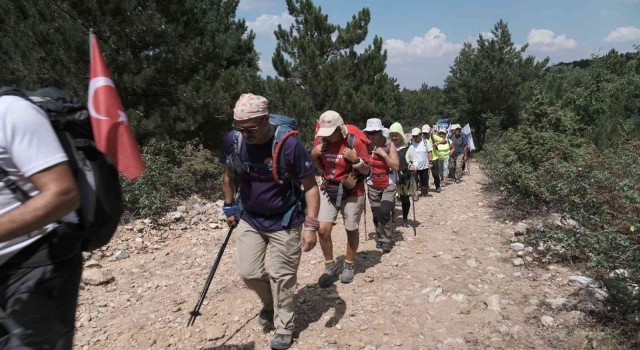 Afyondan İzmire 400 kilometrelik Zafer ve Anma Yürüyüşü sürüyor