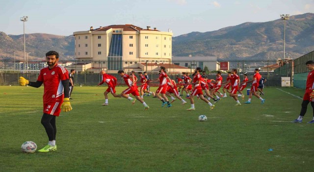 Afyonkarahisara 100den fazla futbol takımı kamp için gelecek