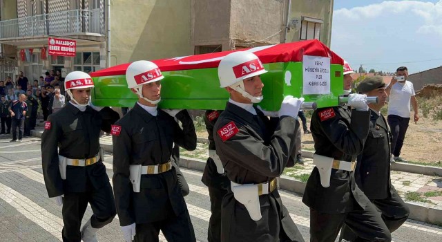Afyonkarahisarda vefat eden Kıbrıs gazisi için askeri tören