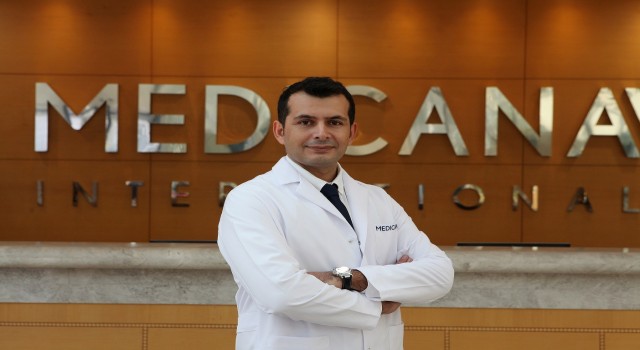 Ağır sırt çantaları çocuklarda ortopedik problemlere sebep oluyor