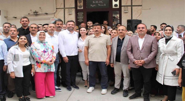 AK Parti, İzmirde Karınca Modeli ile 3 yılda 80 bin ziyaret yaptı, 500 bin kişiye ulaştı