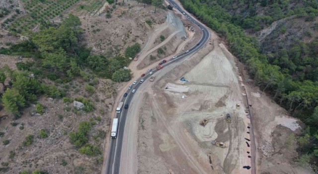 AK Partili Uslu: Kumluca-Antalya yolu beş dakika daha kısalıyor