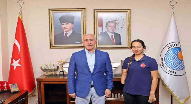 Akdenizli sporcular ödülle döndü
