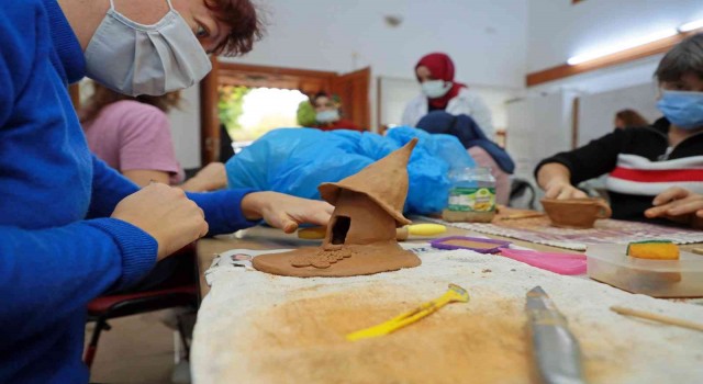 Alanyada yaz dönemi el sanatları kursları başladı
