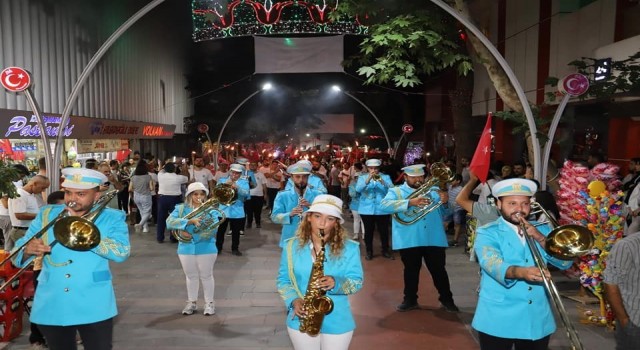 Alaşehirde Üzüm Festivali zafer yürüyüşü ile başladı
