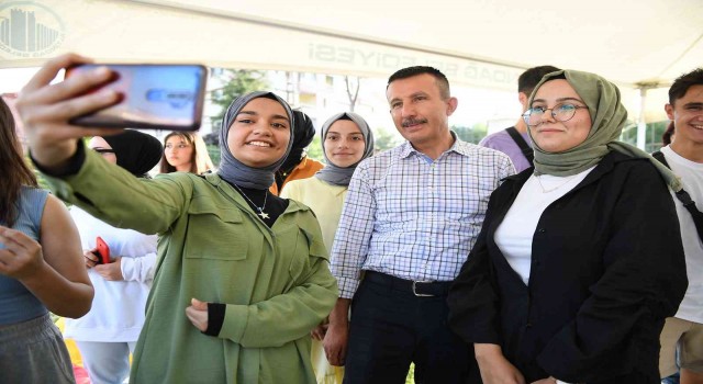 Altındağ Belediyesi kütüphanelerinde sınavlara hazırlanan gençlerden 557si üniversiteli oldu