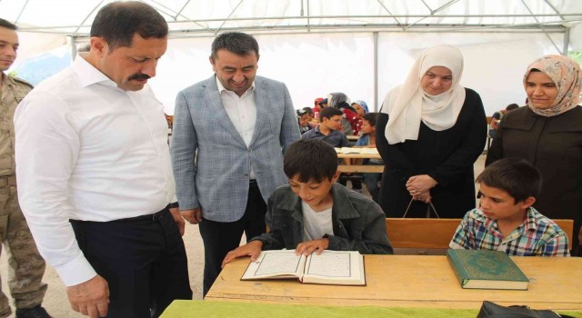 Amasyada mevsimlik tarım işçilerinin çocuklarına çadırda Kuran eğitimi
