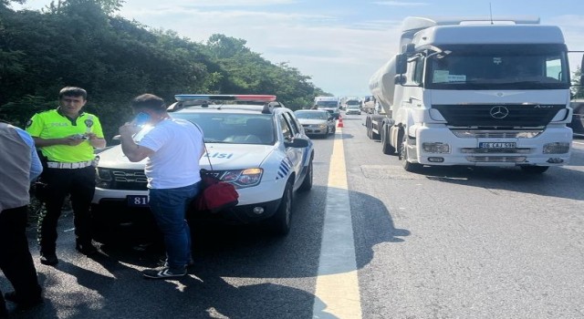 Anadolu Otoyolunun farklı noktalarındaki kazalarda 18 araç çarpıştı