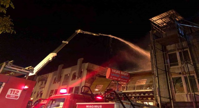 Ankarada ahşap dükkânında yangın çıktı