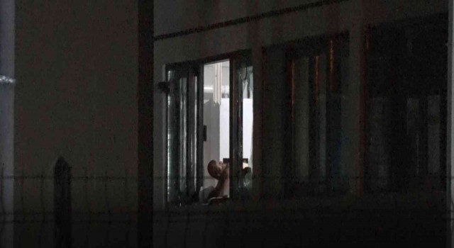 Ankarada polisi saatlerce uğraştıran öfkeli koca, biber gazı ile etkisiz hale getirildi