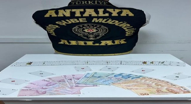 Antalyada kumar operasyonu: 8 kişiye 14 bin 421 lira ceza