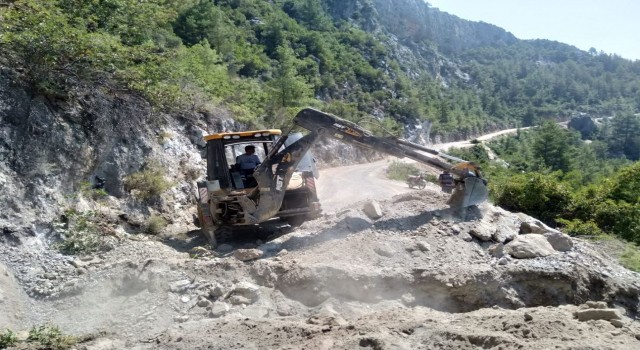 Antalyada yayla yolları ve banklar yenilendi