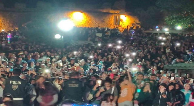 Ardahan 19uncu Ulusal Kültür ve Bal Festivali konserle sona erdi