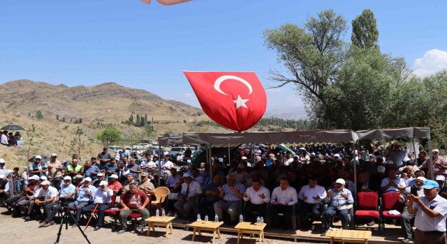 Aşık Sümmani doğduğu köyde düzenlenen şenlikle anıldı