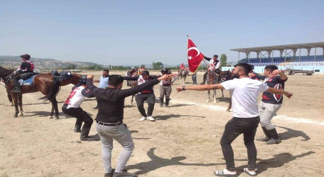 Atlı Ciritte Şampiyon Uşak Binicilik İhtisas Takımı oldu