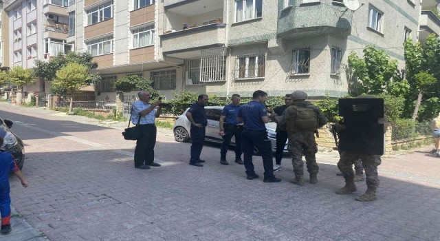 Avcılarda hareketli anlar, kendini eve kilitleyip tehditler savurdu