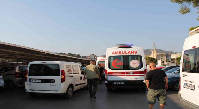 AVMde silahlı kavga: 2 yaralı