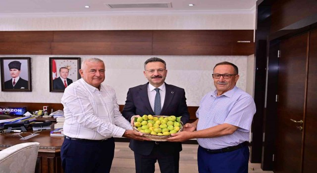 Aydın Ticaret Borsası, Vali Aksoya Aydın inciri takdim etti