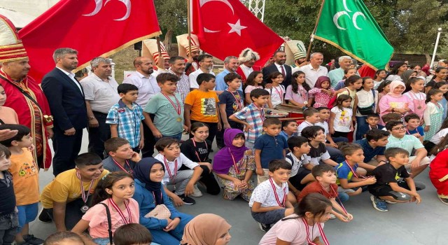 Aydınlı iş adamı, 550 çocuğun sevincine ortak oldu