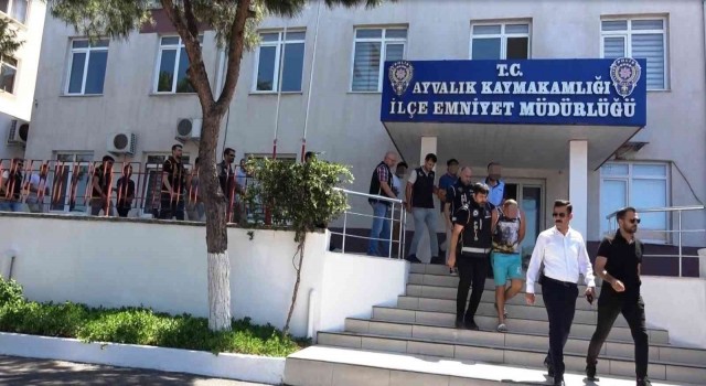 Ayvalıkta polis ve sahil güvenlikten PKK-KCK terör örgütüne darbe