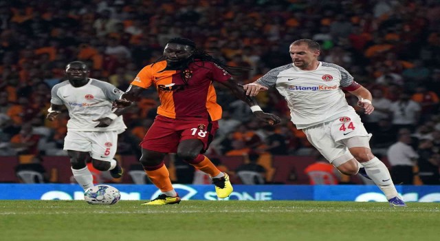 Bafetimbi Gomis oyuna sonradan girdi yine golünü attı