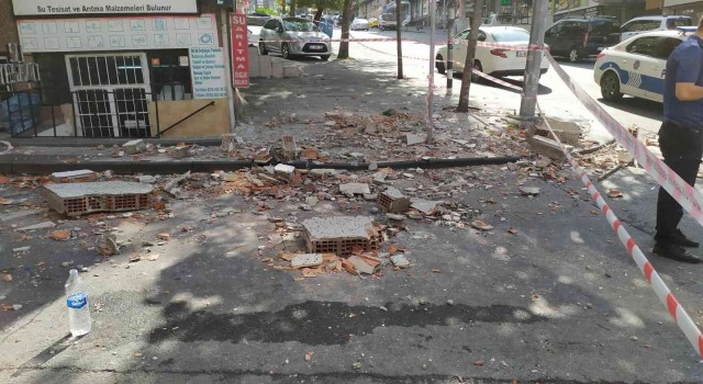Bağcılarda tadilat sırasında çöken balkonla birlikte yere düşen işçi hayatını kaybetti