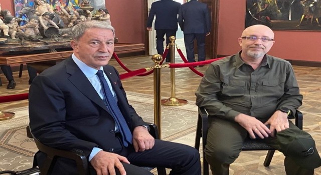 Bakan Akar, Lvivde Ukraynalı mevkidaşı Reznikov ile görüştü