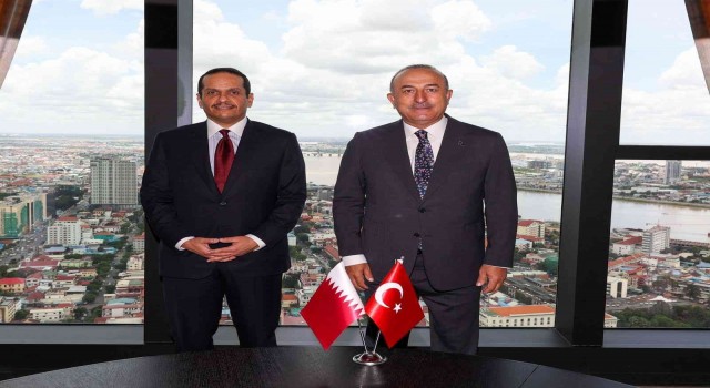Bakan Çavuşoğlu, Katarlı mevkidaşı Al Sani ile görüştü