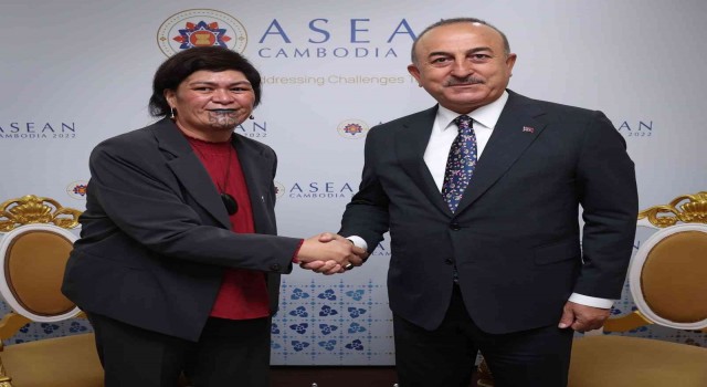 Bakan Çavuşoğlu, Yeni Zelanda Dışişleri Bakanı Mahuta ile görüştü