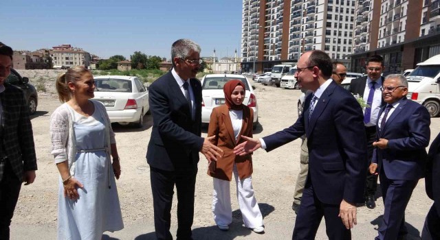 Bakan Muştan AK Parti Kayseri İl Başkanlığına ziyaret