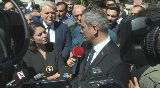 Bakan Özer: “Polisi ve öğretmeni karşı karşıya getirecek her türlü manipülasyona karşıyız”