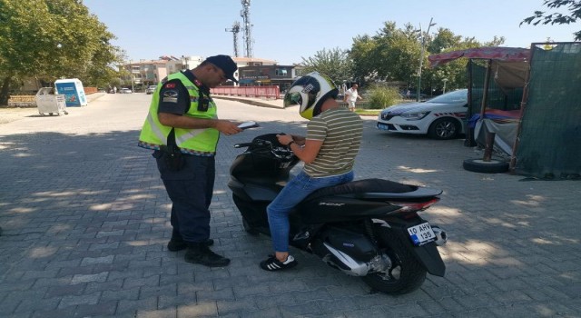 Balıkesirde jandarmadan asayiş ve trafik kontrolü uygulaması