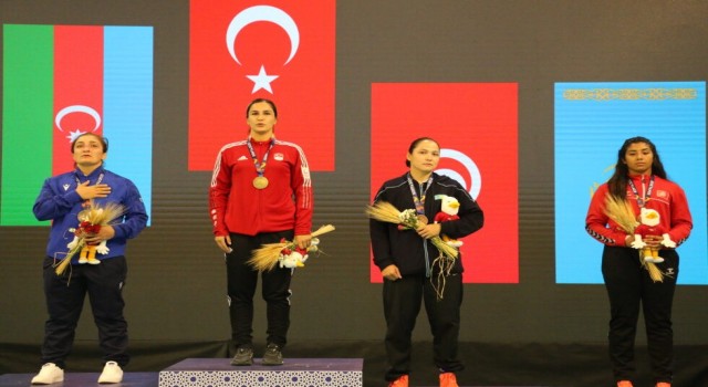 BARÜ mezunu Buse Tosun Çavuşoğlundan altın madalya