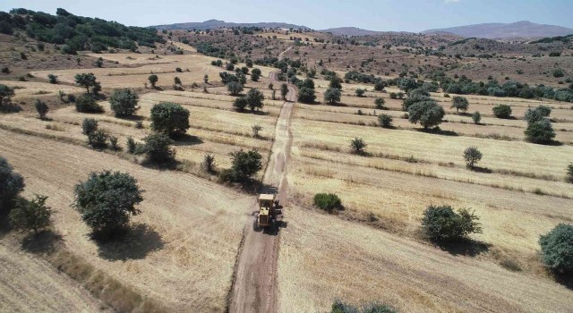 Başakpınara 10 kilometrelik yeni tarım yolu