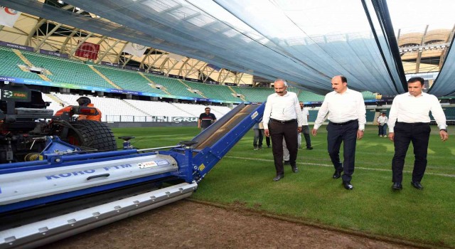 Başkan Altay Büyükşehir Stadyumunda hibrit çim çalışmalarının başladığını açıkladı