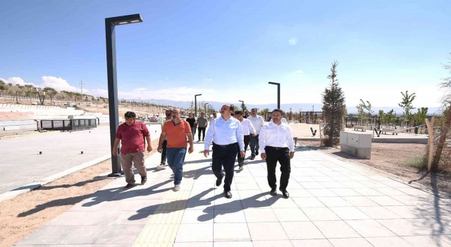 Başkan Altay, Konyanın en büyük millet bahçesinde incelemelerde bulundu
