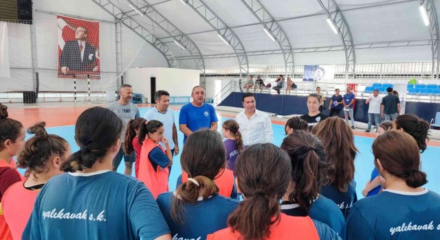 Başkan Arastan sporculara ziyaret
