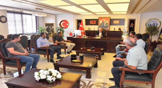 Başkan Bakkalcıoğlu servisçiler ile bir araya geldi