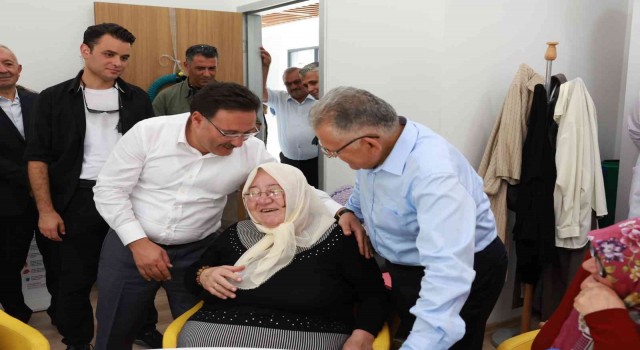 Başkan Büyükkılıç ile Vali Çiçekten özel çocuklar ve ulu çınarlara ziyaret