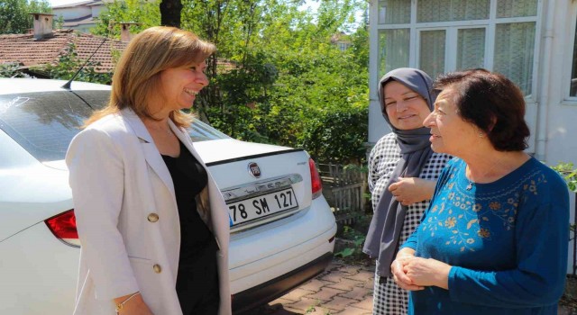 Başkan Köse, vatandaşları evlerinde ziyaret ediyor