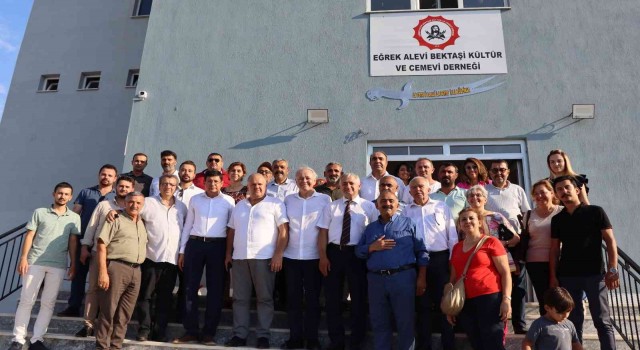 Başkan Özcan, Eğrek Alevi Bektaşi Kültür ve Cemevinin aşure ve lokma hayrına katıldı