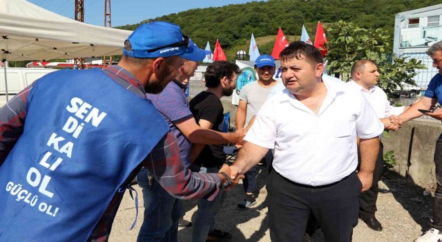 Başkan Yeşil, grevdeki işçilerle görüştü