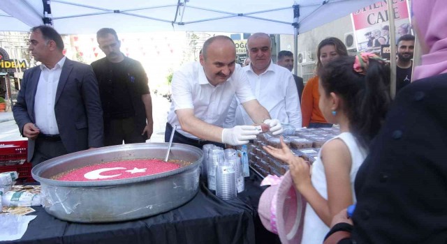 Batmanda 2 bin 500 aşure dağıtıldı